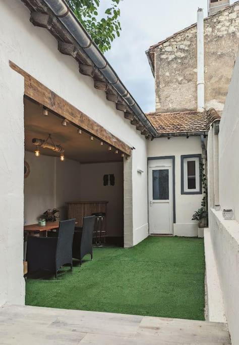 A 5Mn De La Reserve Africaine, Charmante Maison De Village Avec Patio Сіжан Екстер'єр фото